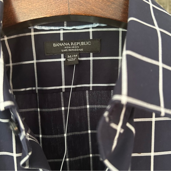 NWT Banana republic navy blue button-down shirt - Picture 4 of 4